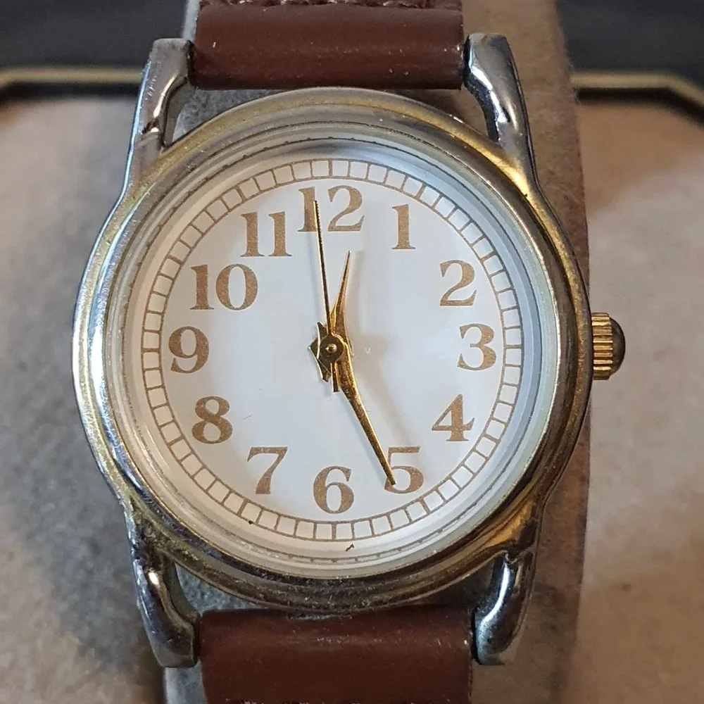 🦋10/$20🦋 Goldtone/White Braided Leather Women's Watch
